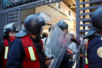Copa do Mundo: Manifestantes entram em confronto com a polícia no Azteca