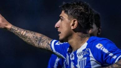 Avaí passeia contra a Chapecoense e encaminha título da Copa Sul-Sudeste