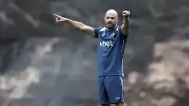 Vasco sonda Franclim Carvalho, técnico do Botafogo