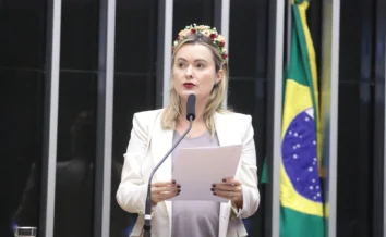 Eduardo defende deputada do PL para vice de Flávio: 