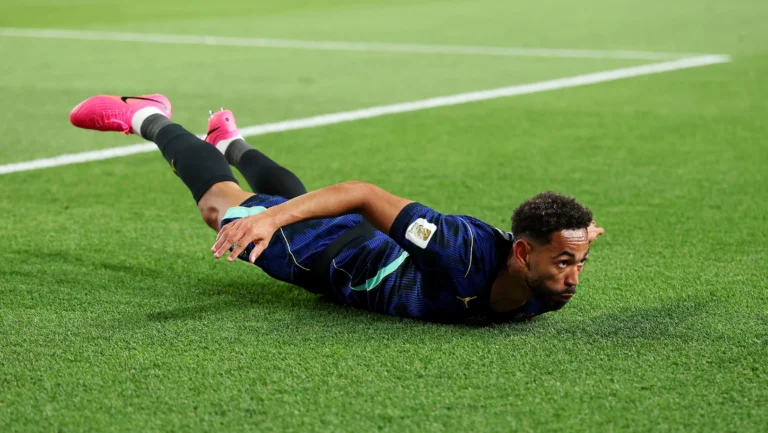 Matheus Cunha volta a marcar dois gols no mesmo jogo após um ano e meio
