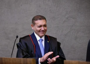 Kassio virou relator de ação sobre pesquisa após mudar regra no TSE