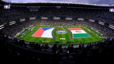 No México, veículo atinge torcedores que comemoravam vitória na Copa