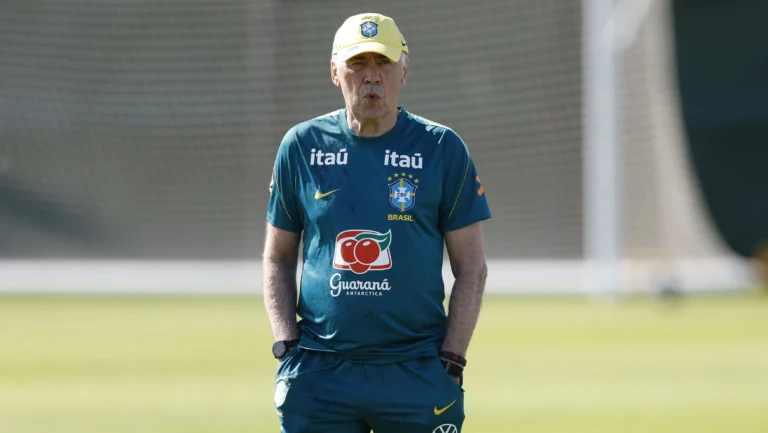 Ancelotti indica trio do Flamengo titular na estreia do Brasil na Copa