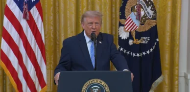 Trump diz que os EUA vão atingir a Montanha Pickaxe, no Irã, em breve