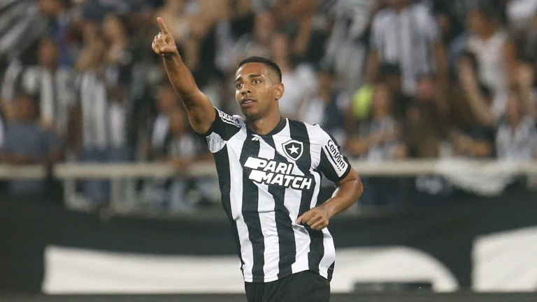São Paulo anuncia a contratação de Victor Sá, ex-Botafogo