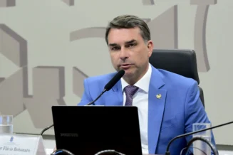 Flávio deve prestar depoimento sobre suposta calúnia a Lula nesta terça