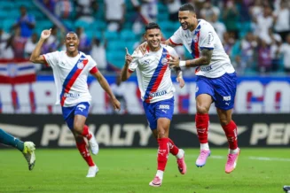 Bahia vence Chapecoense em jogo atrasado do Brasileirão