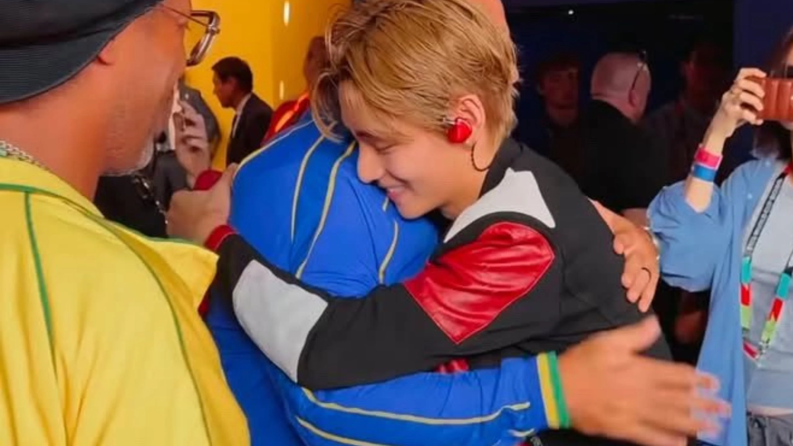 Ronaldo posta vídeo encontrando membro do BTS na Copa e viraliza na web