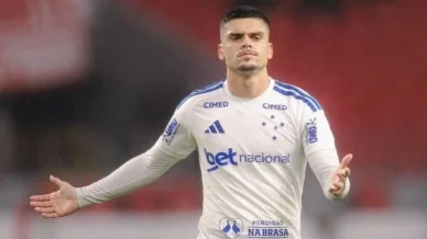 Gabriel Pec, do Cruzeiro, se pronuncia após sofrer grave lesão