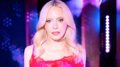 Madonna republica clipe de IA com jogadores da Argentina se beijando
