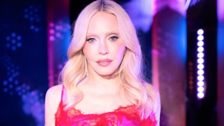 Madonna republica clipe de IA com jogadores da Argentina se beijando