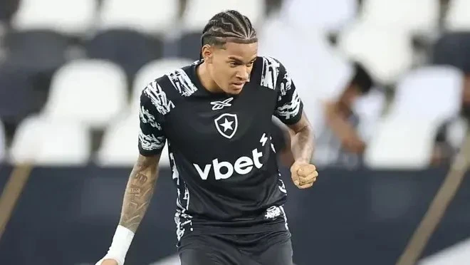São Paulo muda estratégia por Newton após impasse na troca por Ferraresi