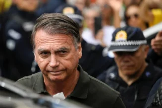 Aliados de Bolsonaro criticam proibição de visitas por Moraes