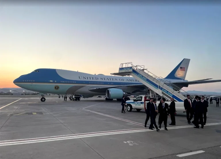 Rubio e Bessent ficaram no Air Force One quando Trump trocou de avião