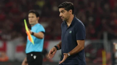 Palmeiras poupa zagueiro de jogo pela Copa do Brasil