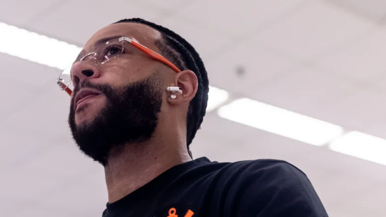 Corinthians: Memphis embarca e é aguardado em SP para concluir renovação