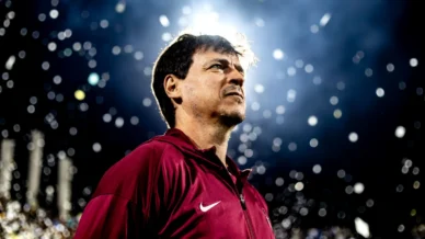 Corinthians: Fernando Diniz supera marca de técnicos campeões e iguala Tite