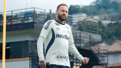 Após polêmica, Neymar chega a Belém para jogo decisivo entre Remo e Santos