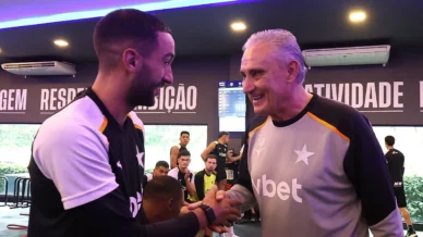 Tite e Hakim Ziyech são registrados no BID e podem estrear pelo Botafogo