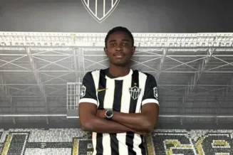 Meio-campista nigeriano: Atlético contrata Abass Olasunkanmi