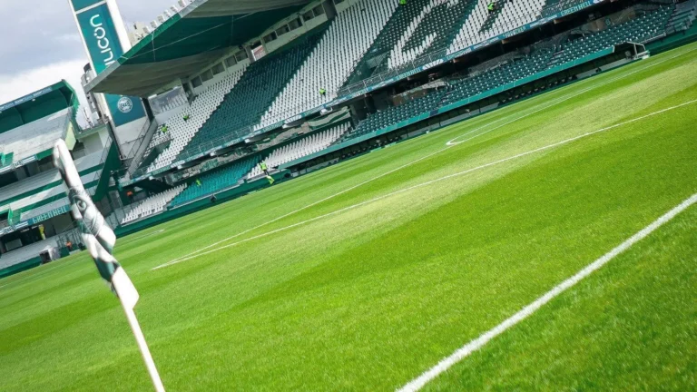 Coritiba x Athletico-PR: escalações e onde assistir ao jogo do Brasileirão