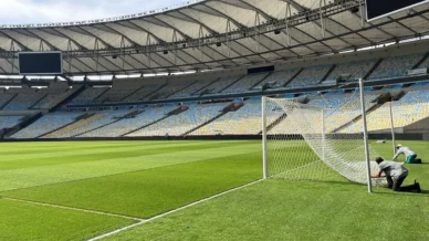 Vai melhorar? Gramado do Maracanã recebe fibra sintética antes da NFL