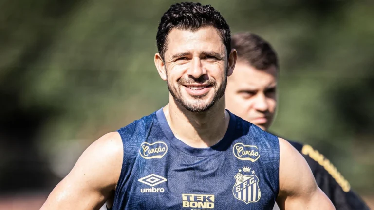 Giuliano anuncia aposentadoria: “Futebol foi melhor coisa que me aconteceu”