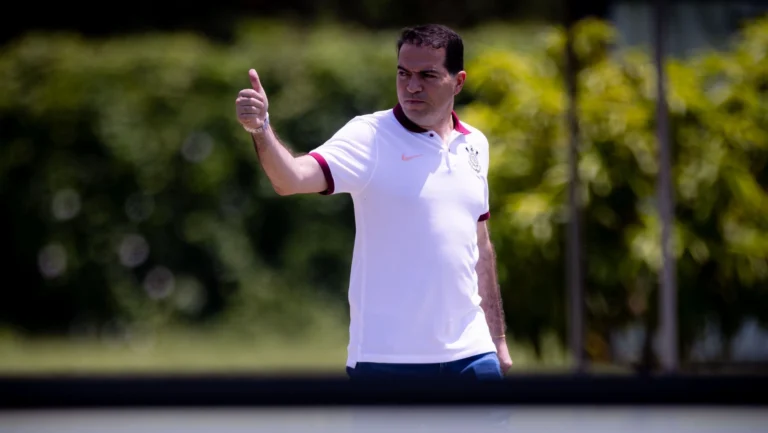 “Estar no Corinthians é se sentir confortável no caos”, afirma Marcelo Paz