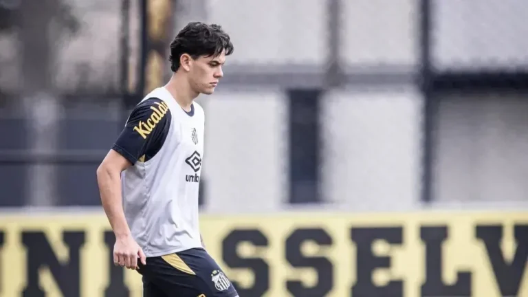 Santos espera receber valor milionário com venda de lateral