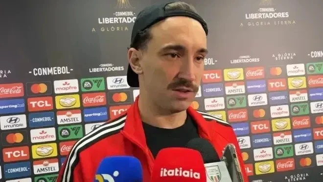 Palmeiras provoca Flamengo após crítica de Léo Ortiz ao campo do Maracanã