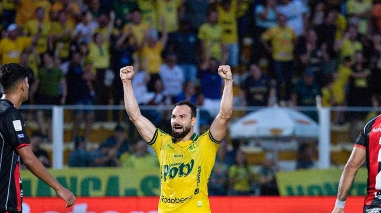 Brasileirão: Mirassol supera falhas de Muralha e arranca empate com Vitória