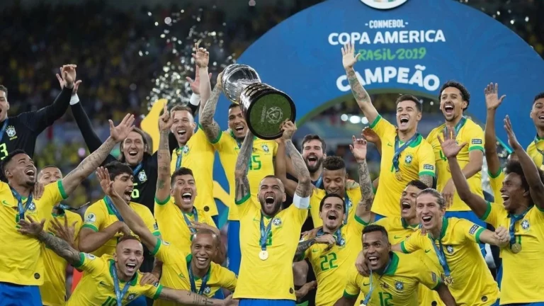 Neymar reúne no Santos nomes da última geração campeã da Seleção; entenda