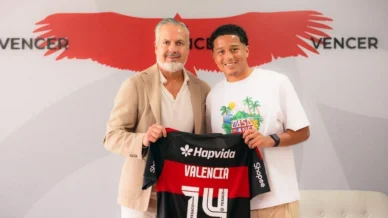 Flamengo anuncia contratação do atacante Anthony Valencia