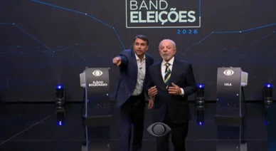Análise: Flávio e Lula ignoram indecisos em debate e falam a convertidos