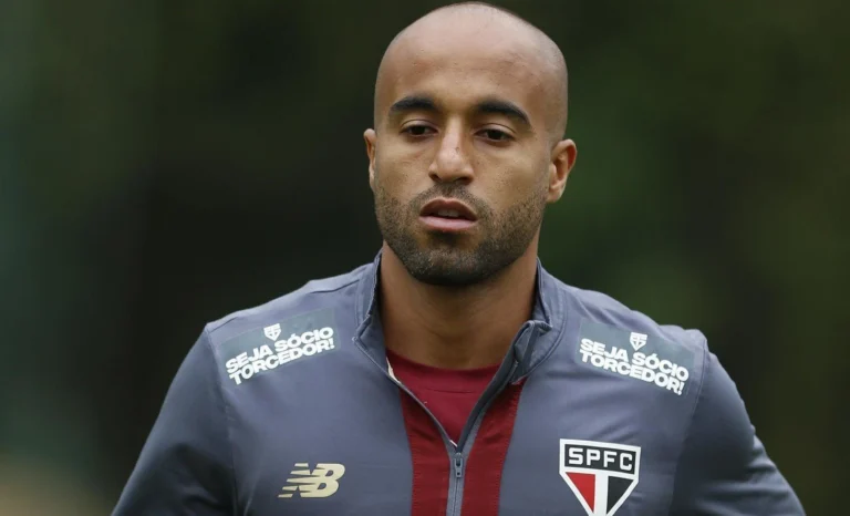 “Estarei livre”: Lucas Moura admite chance de deixar o São Paulo em janeiro