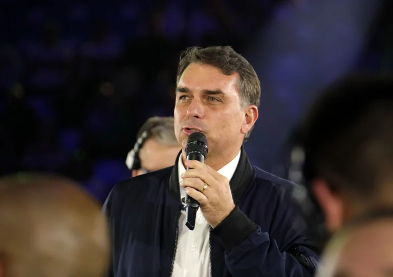 Flávio: Lula usou seus amigos do Judiciário para impor censura ao debate