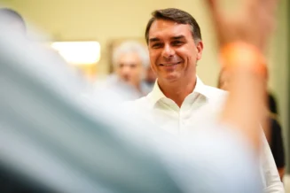 Flávio diz ao TSE que sindicatos financiam campanha de Lula e pede cassação