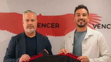 Danilo renova com o Flamengo por mais uma temporada