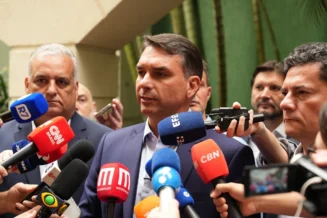 União e PP preparam evento com Flávio para anunciar apoio
