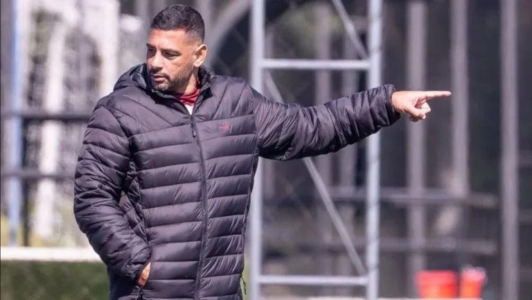 Diego Souza tem registro de técnico cancelado após denúncia de falsificação
