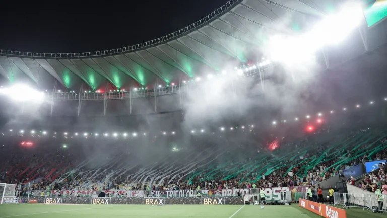Fluminense é multado pela Conmebol por sinalizadores contra o Platense