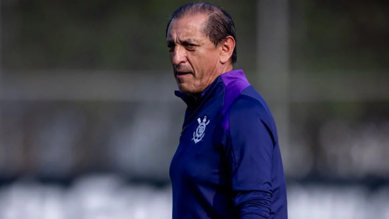 Após demitir Diniz, Corinthians coloca Ramón Díaz como “plano A”